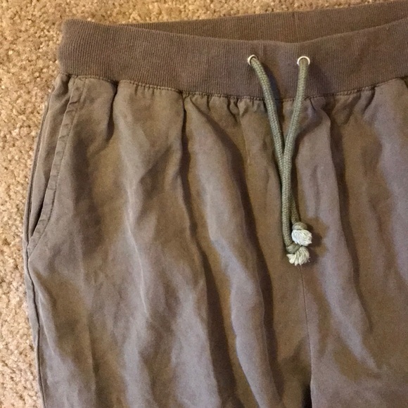 Trendy pants super comfy - Picture 2 of 4